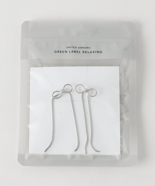 green label relaxing(グリーンレーベルリラクシング)の「リボン スネークチェーン ピアス(ピアス(両耳用)・レディース・シルバー/ゴールド・FREE)」の10枚目の写真