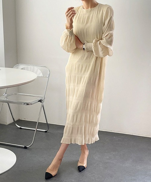 COCOMOMO(ココモモ)の「シャーリング プリーツワンピース 裏地付き 選べるタイプ 半袖 / 長袖(ワンピース・レディース・アイボリー/ブラック/アイボリー系/ブラック系・L/M)」の16枚目の写真