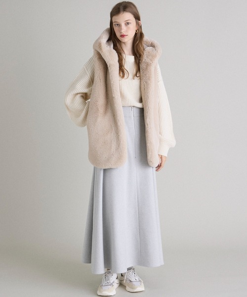 INED CLARO（イネドクラロ）の「エコファー×キルティングダウンベスト（ダウンベスト・レディース・モカ/アイボリー・フリー）」の4枚目の写真