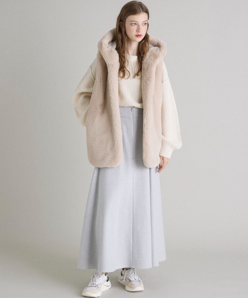 INED CLARO（イネドクラロ）の「エコファー×キルティングダウンベスト（ダウンベスト・レディース・モカ/アイボリー・フリー）」の5枚目の写真