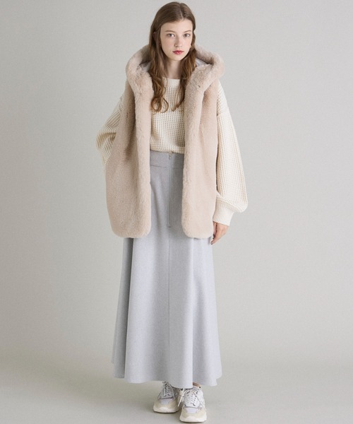 INED CLARO（イネドクラロ）の「エコファー×キルティングダウンベスト（ダウンベスト・レディース・モカ/アイボリー・フリー）」の6枚目の写真