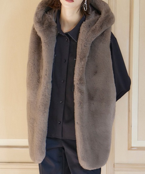 INED CLARO（イネドクラロ）の「エコファー×キルティングダウンベスト（ダウンベスト・レディース・モカ/アイボリー・フリー）」の21枚目の写真