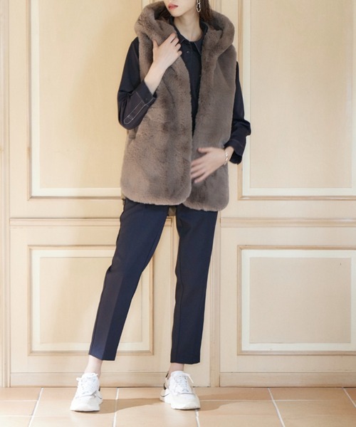 INED CLARO（イネドクラロ）の「エコファー×キルティングダウンベスト（ダウンベスト・レディース・モカ/アイボリー・フリー）」の13枚目の写真