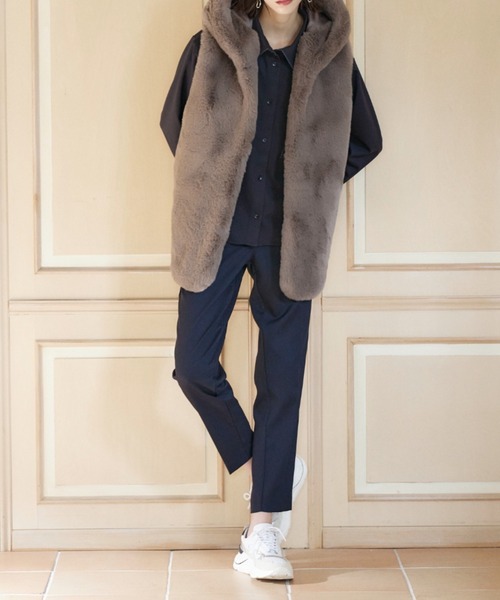 INED CLARO（イネドクラロ）の「エコファー×キルティングダウンベスト（ダウンベスト・レディース・モカ/アイボリー・フリー）」の14枚目の写真