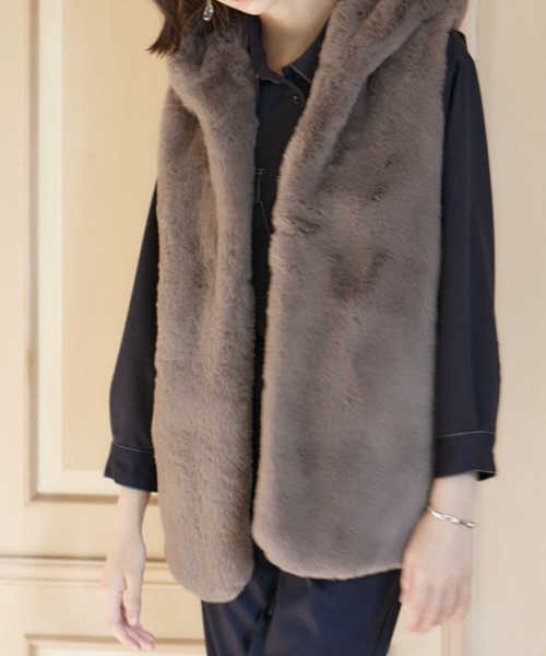 INED CLARO（イネドクラロ）の「エコファー×キルティングダウンベスト（ダウンベスト・レディース・モカ/アイボリー・フリー）」の20枚目の写真