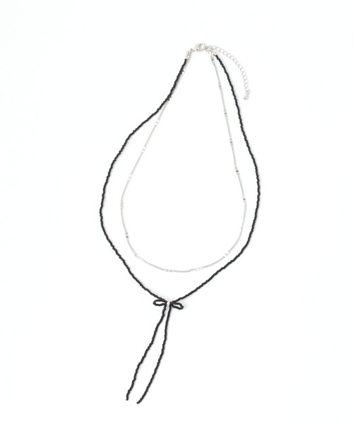 BAYFLOW（ベイフロー）の「Ｃリボンビーズ2連ネックレス（ネックレス・レディース・ブラック/ゴールド・FREE）」の3枚目の写真