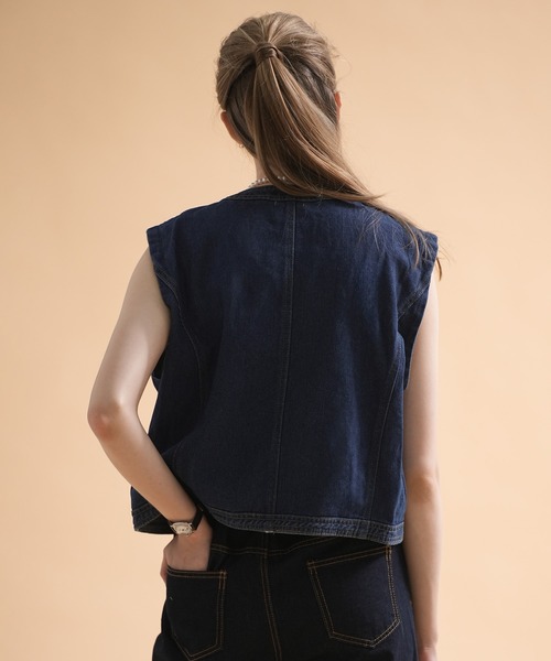 sara&cake（サラアンドケイク）の「ボックスシルエットデニムベスト（ベスト・レディース・インディゴブルー・FREE）」の8枚目の写真
