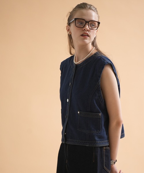 sara&cake（サラアンドケイク）の「ボックスシルエットデニムベスト（ベスト・レディース・インディゴブルー・FREE）」の9枚目の写真