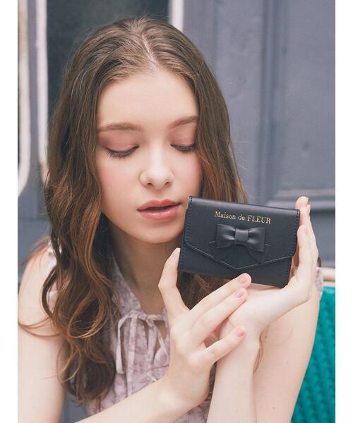 Maison de FLEUR（メゾンドフルール）の「リボンスマホスタンドカードケース（スマホグッズ・レディース・ブラック/ピンクベージュ/ブルー系その他7・FREE）」の10枚目の写真