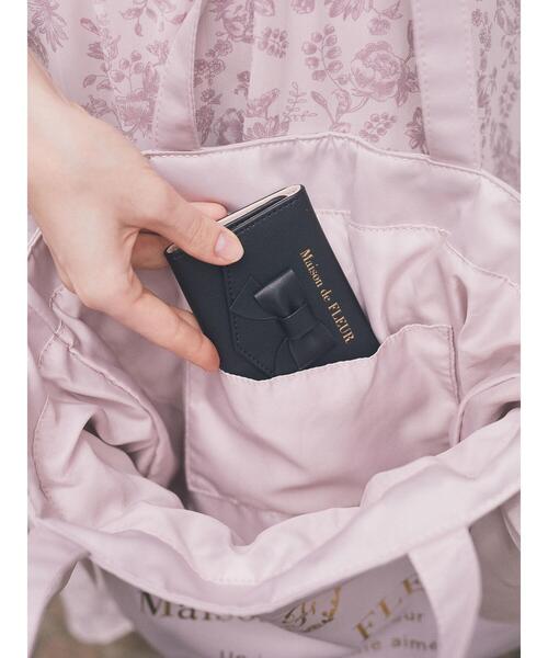 Maison de FLEUR（メゾンドフルール）の「リボンスマホスタンドカードケース（スマホグッズ・レディース・ブラック/ピンクベージュ/ブルー系その他7・FREE）」の11枚目の写真