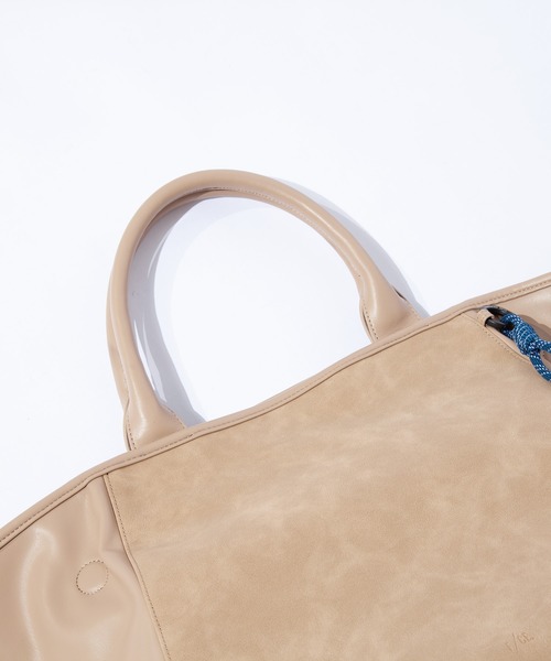 F/CE. （エフシーイー）の「F/CE. TECH LEATHER 2WAY TOTE / エフシーイー テック レザー 2WAY トート（トートバッグ・メンズ・グレー/ベージュ・FREE）」の13枚目の写真