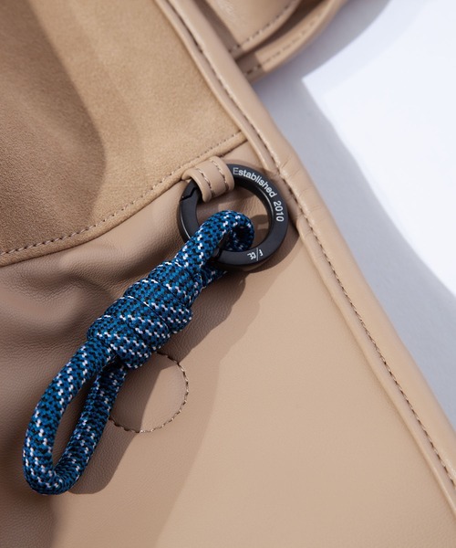 F/CE. （エフシーイー）の「F/CE. TECH LEATHER 2WAY TOTE / エフシーイー テック レザー 2WAY トート（トートバッグ・メンズ・グレー/ベージュ・FREE）」の7枚目の写真