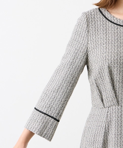 AIMER（エメ）の「リングツイードタイトワンピース（ワンピース・レディース・ベージュ/グレー・MEDIUM/LARGE）」の9枚目の写真