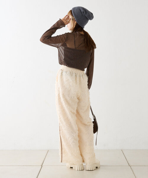 w closet（ダブルクローゼット）の「ラメチュール長袖プルオーバー（Tシャツ/カットソー・レディース・ベージュ/ブラウン/グレー・FREE）」の17枚目の写真