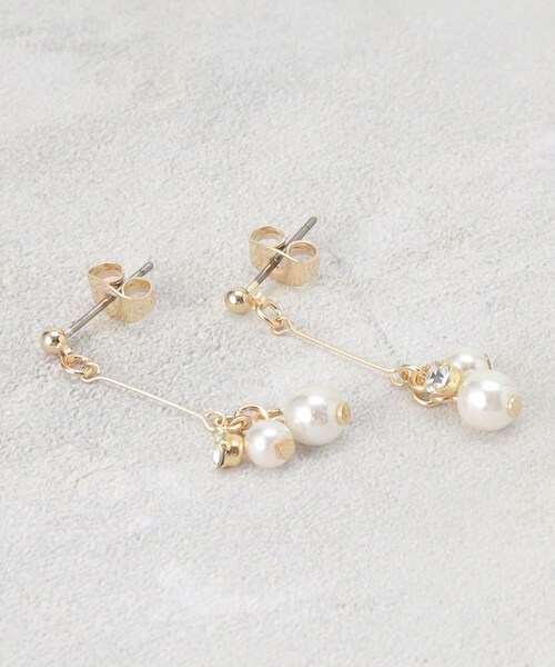 OPAQUE.CLIP（オペークドットクリップ）の「◆ビジュー×フェイクパールピアス（ピアス（両耳用）・レディース・シルバー/ゴールド・00）」の3枚目の写真