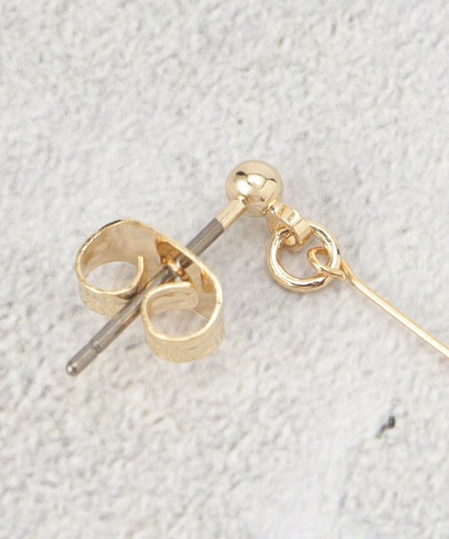 OPAQUE.CLIP（オペークドットクリップ）の「◆ビジュー×フェイクパールピアス（ピアス（両耳用）・レディース・シルバー/ゴールド・00）」の5枚目の写真