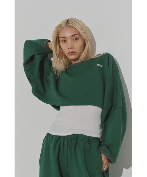ALEXIA STAM(アリシアスタン)の「Wellness Cropped Sweatshirt /UVカットクロップド丈スウェット(スウェット・レディース・グレー/グリーン/ネイビー・FREE)」の3枚目の写真