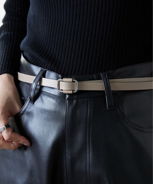 Lien Select(リエンセレクト)の「ノンホールスリムレザーベルト(ベルト・レディース・ブラック×シルバー/ベージュ系その他2/ベージュ系その他/ブラック×ゴールド・FREE)」の1枚目の写真