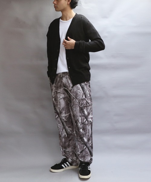 ８(eight)（エイト）の「カシミヤタッチVネックカーディガン（カーディガン/ボレロ・メンズ・ホワイト/ブラック/ベージュ/ネイビー/ワインレッド/杢グレー/グレー系その他/ブルー系その他・SMALL/MEDIUM/LARGE/X-LARGE）」の14枚目の写真