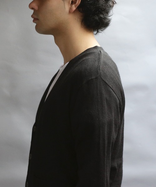 ８(eight)（エイト）の「カシミヤタッチVネックカーディガン（カーディガン/ボレロ・メンズ・ホワイト/ブラック/ベージュ/ネイビー/ワインレッド/杢グレー/グレー系その他/ブルー系その他・SMALL/MEDIUM/LARGE/X-LARGE）」の22枚目の写真