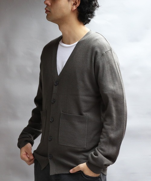 ８(eight)（エイト）の「カシミヤタッチVネックカーディガン（カーディガン/ボレロ・メンズ・ホワイト/ブラック/ベージュ/ネイビー/ワインレッド/杢グレー/グレー系その他/ブルー系その他・SMALL/MEDIUM/LARGE/X-LARGE）」の12枚目の写真