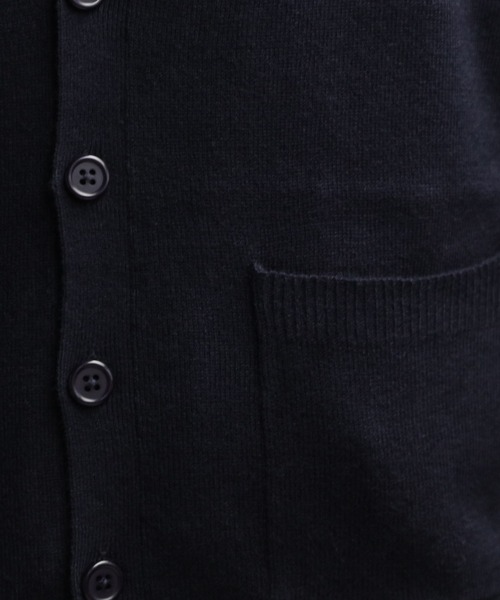 ８(eight)（エイト）の「カシミヤタッチVネックカーディガン（カーディガン/ボレロ・メンズ・ホワイト/ブラック/ベージュ/ネイビー/ワインレッド/杢グレー/グレー系その他/ブルー系その他・SMALL/MEDIUM/LARGE/X-LARGE）」の20枚目の写真