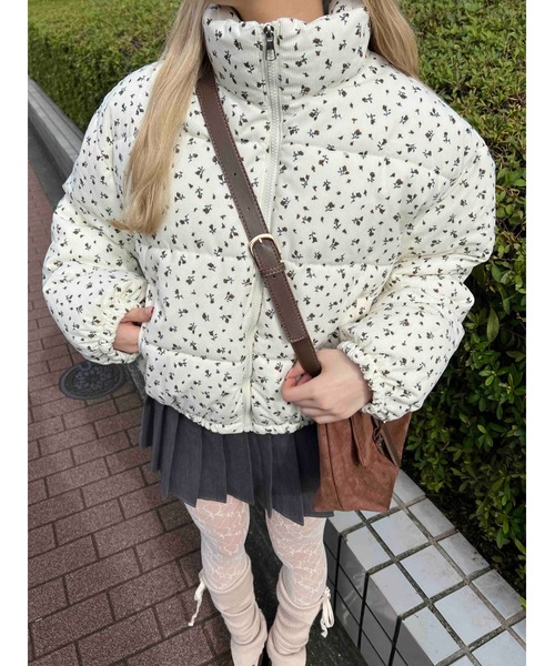 WC（ダブル シー）の「リトルフラワーコーデュロイジャケット（ブルゾン・レディース・アイボリー/ブラック・FREE）」の4枚目の写真