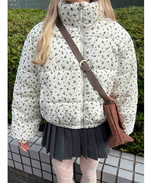 WC（ダブル シー）の「リトルフラワーコーデュロイジャケット（ブルゾン・レディース・アイボリー/ブラック・FREE）」の6枚目の写真