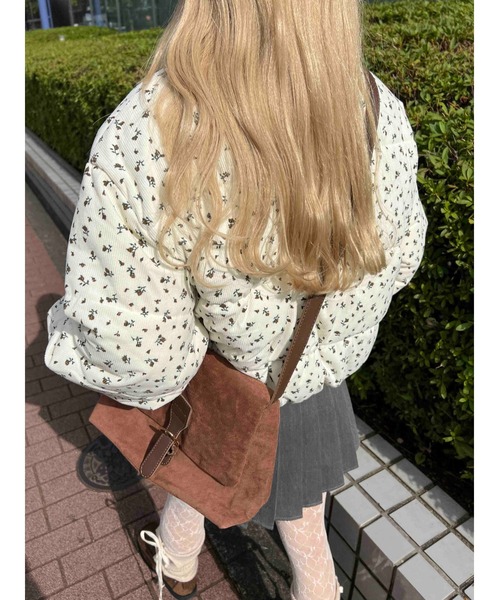 WC（ダブル シー）の「リトルフラワーコーデュロイジャケット（ブルゾン・レディース・アイボリー/ブラック・FREE）」の9枚目の写真