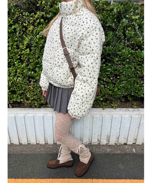 WC（ダブル シー）の「リトルフラワーコーデュロイジャケット（ブルゾン・レディース・アイボリー/ブラック・FREE）」の10枚目の写真