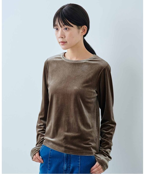 IEDIT（イディット）の「ＩＥＤＩＴ　袖シャーリングで着映えるベロアトップス（Tシャツ/カットソー・レディース・ブラウン/サックスブルー/ベージュ・LL/3L/M/L/S/4L）」の2枚目の写真