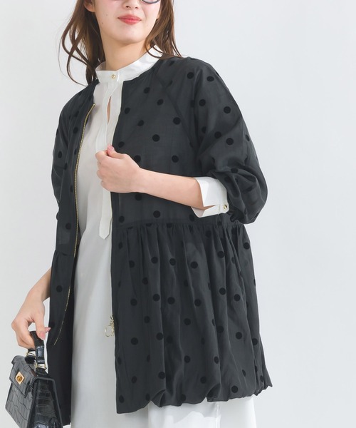 PICCIN PERLA（ピッチンペルラ）の「フロッキードットシアーブルゾン（ブルゾン・レディース・オフホワイト/ブラック・M）」の13枚目の写真