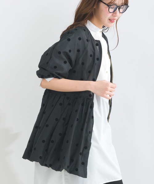 PICCIN PERLA（ピッチンペルラ）の「フロッキードットシアーブルゾン（ブルゾン・レディース・オフホワイト/ブラック・M）」の11枚目の写真