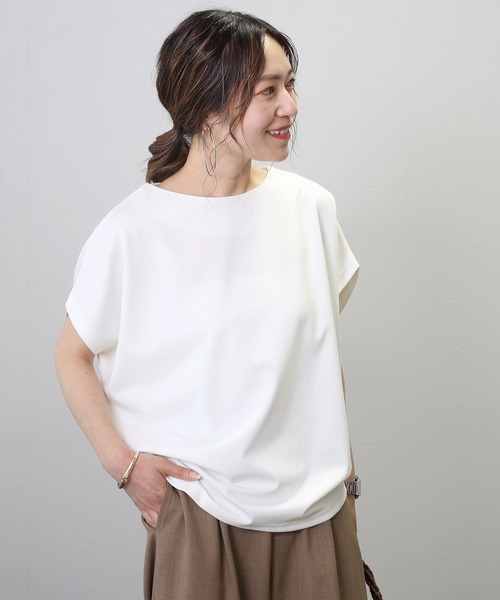 Aletta vita(アレッタビータ)の「【欲しかったのはこの立体感 週一トップス】ポンチボートネックコクーンプルオーバー(Tシャツ/カットソー・レディース・ブラック/ホワイト系/チョコ/ネイビー/チャコール/ベージュ系その他/ベージュ系その他2/オフホワイト・FREE)」の19枚目の写真