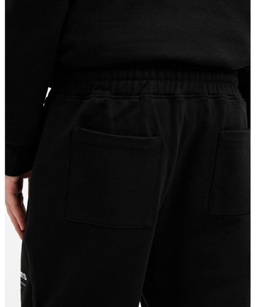 ALLSAINTS（オールセインツ）の「UNDERGROUND RELAXED FIT SWEAT SHORTS | アンダーグラウンド リラックス フィット スウェット ショーツ（スウェットパンツ・メンズ・ブラック・S/M/XS/L）」の2枚目の写真