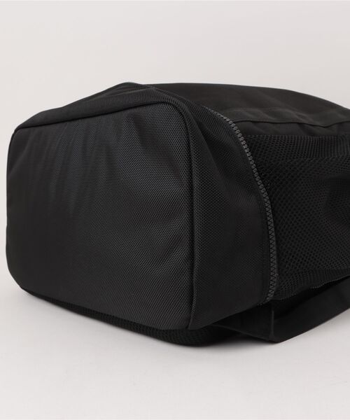 NEW ERA（ニューエラ）の「NEW ERA  BOX PACK / ニューエラ（バックパック/リュック・メンズ・ブラック系1/ブラック系・OSFA）」の14枚目の写真