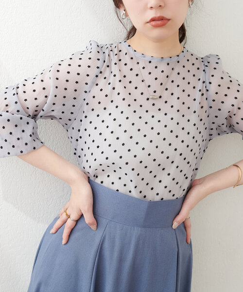 natural couture(ナチュラルクチュール)の「シアー×フロッキーバルーンフリル袖ブラウス(シャツ/ブラウス・レディース・アイボリー/オフホワイト/グレー/ブラック/ミント・FREE)」の4枚目の写真