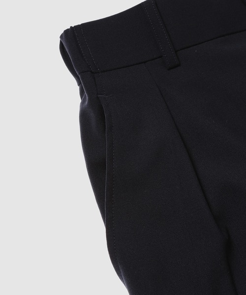 DIGAWEL（ディガウェル）の「In tuck Pants（スラックス・メンズ・ネイビー・2）」の3枚目の写真