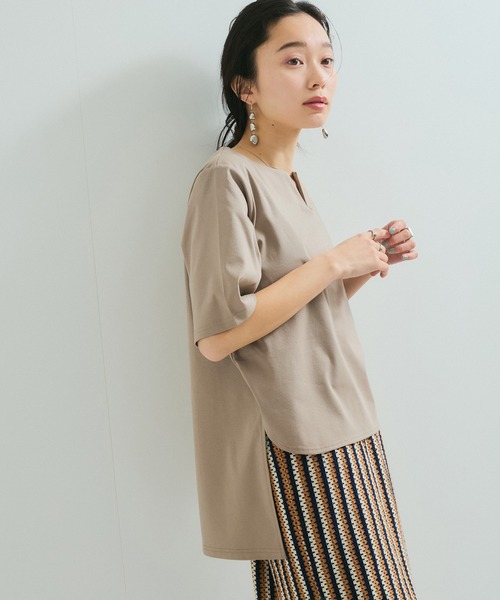 le cercle ADAM ET ROPE'（ルセルクルアダムエロペ）の「2WAYヘムカットプルオーバー（Tシャツ/カットソー・レディース・ホワイト/ライトグリーン/ブラック/ベージュ系/ホワイト系・FREE）」の4枚目の写真