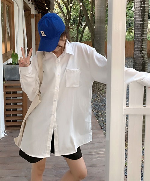 urge:(アージコロン )の「【URGE:】シンプル オーバーサイズ 長袖 白シャツ(シャツ/ブラウス・レディース・ホワイト・X-LARGE/LARGE/MEDIUM/SMALL)」の4枚目の写真