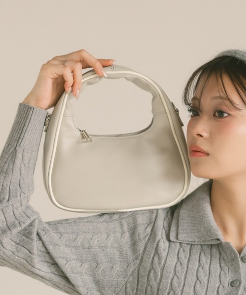 VANNIE U(ヴァニーユー)の「バイカラーパイピングワンハンドルバッグ/ショルダー付き(ショルダーバッグ・レディース・グレー/ブラック・FREE)」の9枚目の写真