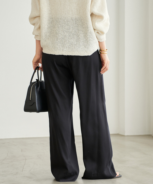 plage(プラージュ)の「silky satin minimal パンツ(その他パンツ・レディース・ブラック/カーキ・36/38)」の15枚目の写真