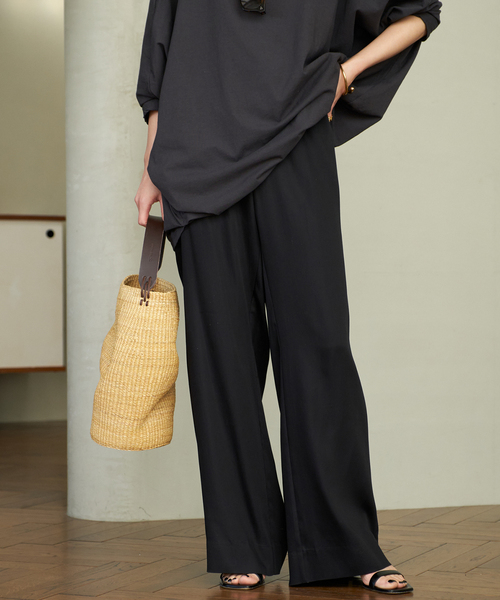plage(プラージュ)の「silky satin minimal パンツ(その他パンツ・レディース・ブラック/カーキ・36/38)」の21枚目の写真