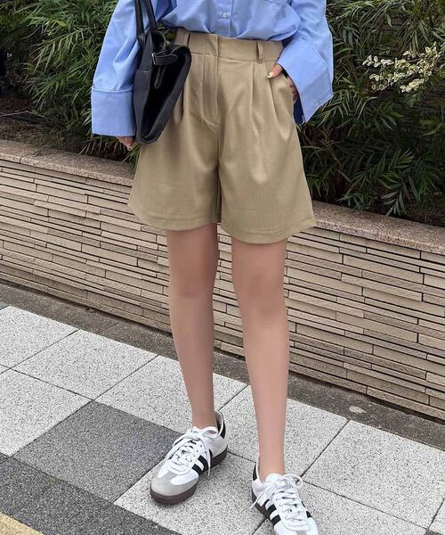 KOBE LETTUCE（コウベレタス）の「[ 春名亜美さんコラボ ]選べる3丈リネンライクタックパンツ（その他パンツ・レディース・ピンク系/ブラック/ベージュ系/ピンク/ブルー系/ブラック系/ベージュ/ブルー/グレー系/アイボリー系/ブラック系2・M2/M3/M1）」の5枚目の写真