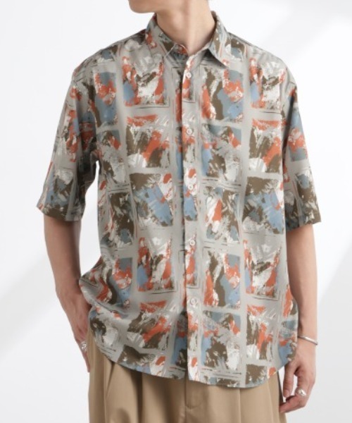 KLOKEアート柄半袖シャツ KLOKEアート柄半袖シャツ