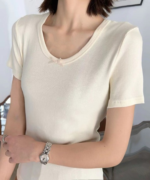 aimoha(アイモハ)の「シンプルフィットTシャツ (SS)(Tシャツ/カットソー・レディース・ホワイト/ブラック/ダークグレー/ライトベージュ・MEDIUM/LARGE)」の4枚目の写真