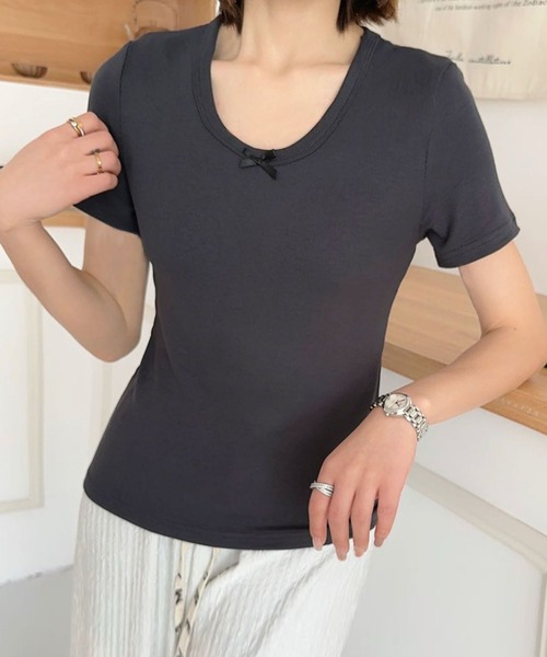 aimoha(アイモハ)の「シンプルフィットTシャツ (SS)(Tシャツ/カットソー・レディース・ホワイト/ブラック/ダークグレー/ライトベージュ・MEDIUM/LARGE)」の1枚目の写真