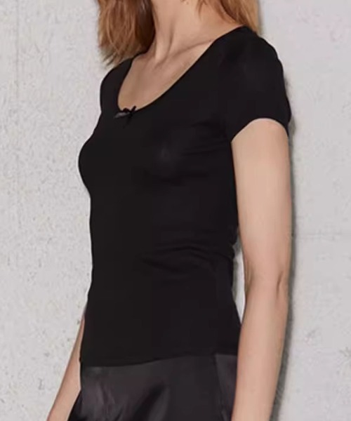 aimoha(アイモハ)の「シンプルフィットTシャツ (SS)(Tシャツ/カットソー・レディース・ホワイト/ブラック/ダークグレー/ライトベージュ・MEDIUM/LARGE)」の8枚目の写真
