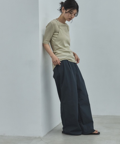 feepur(フェピュール)の「ホルターキャミレイヤードTee(Tシャツ/カットソー・レディース・ブラック/ベージュ・MEDIUM)」の17枚目の写真