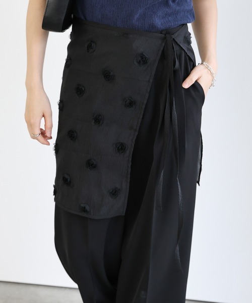 select MOCA（セレクトモカ）の「フラワーラップスカート（スカート・レディース・アイボリー/ブラック・FREE）」の2枚目の写真